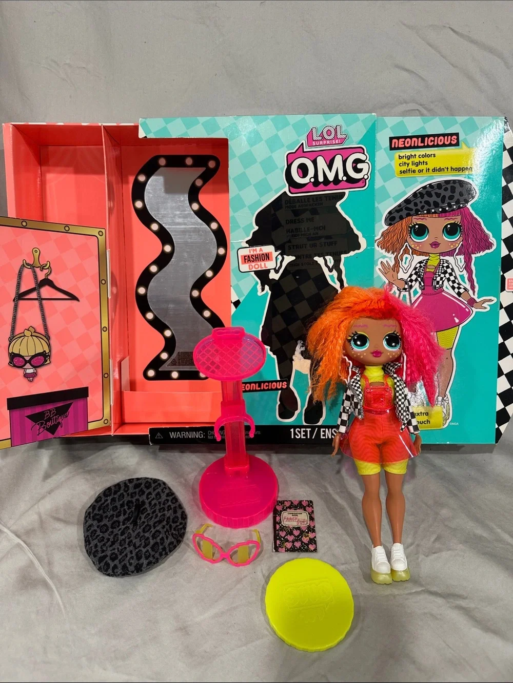 LOL Omg Neonlicious fashion doll